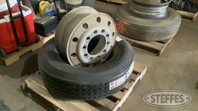 295/75R22.5 Tire & Aluminum Wheel